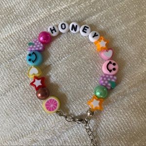 NWOT Brandy Melville \\ honey beaded bracelet